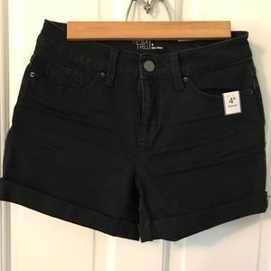 Time and Tru Mid-Rise Shorts